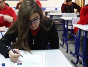 1 mln students sit for high school entry exam