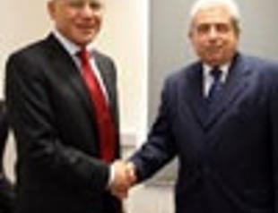 Turkish, Greek Cypriot leaders agree to open a new crossing gate