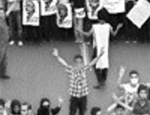 Opposition rallies in Tehran, mourns deaths