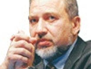 Lieberman wins FM post in coalition deal