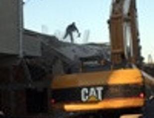 Turkish municipal worker shot during Istanbul demolition