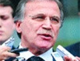 Justice minister disapproves colleagues criticisms