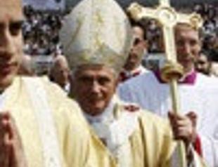 Pope visits Israel, seeking closer ties