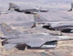 Turkey hits terror bases
