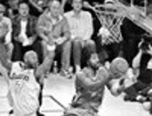 Lakers fly over Nuggets in pivotal game five