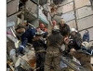 Obama basks in political honeymoon