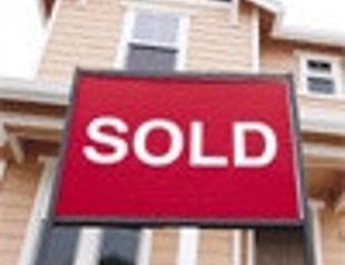 US pending home resales up in March