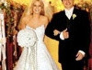 Brides kiss goodbye to dream weddings in US