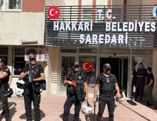 Hakkari mayor suspended after detention over alleged terror ties