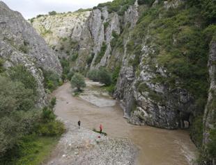 Mysterious canyon yet undiscovered