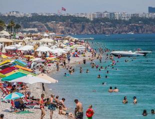 Antalya welcomes record 4 mln tourists in five months