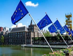 Marathon EU elections begin as Dutch polls open