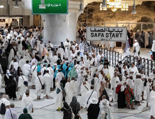 Saudi clears Mecca of over 300,000 unregistered pilgrims