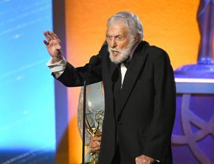 Dick Van Dyke becomes the oldest Daytime Emmy winner