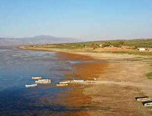Lake Marmara dries up, villagers call for action