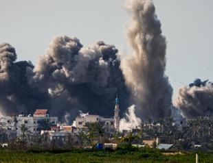 Israel hits Gaza as US wants to close truce deal