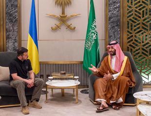 Zelensky discusses peace summit on Saudi visit