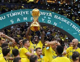 Fenerbahçe beats Anadolu Efes to win 11th domestic title