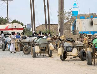 Water crisis batters war-torn Sudan as temperatures soar