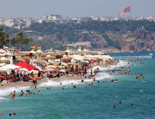 Coastal resorts experience visitor surge on 1st day of Eid