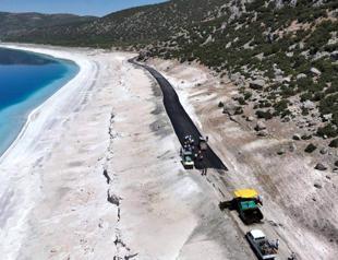 Road construction along Salda Lake raises concerns