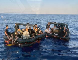 Dozens of illegal migrants caught off western coasts