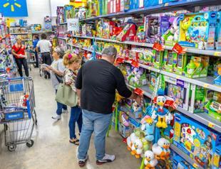 US consumer confidence ticks lower in June