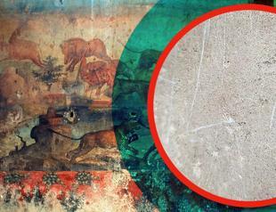 Tourist carves name into ancient Pompeii villa