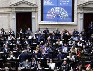 Argentina parliament approves Mileis reform package