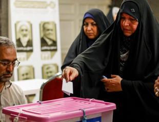 Sole reformist in race as Iranians vote for new president