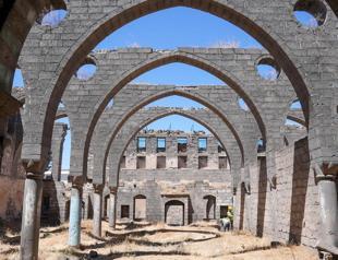 Restoration work begins in Armenian church in Diyarbakır