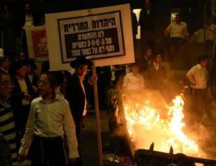 Ultra-orthodox Jews, police clash during protest in Jerusalem