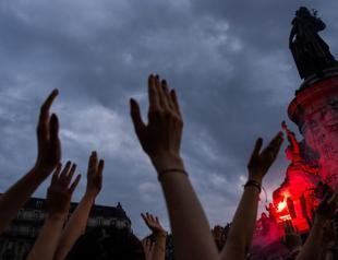 French left, Macron race to prevent far-right takeover