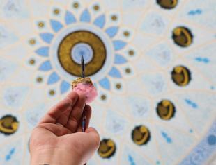 Calligrapher beautifies mosques all over Türkiye