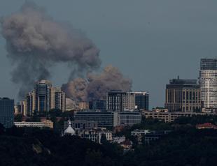 Russian missiles kill 20 in Ukraine, gut Kiev childrens hospital