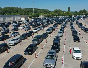 Long lines at border gates as expats travel to Türkiye for vacation