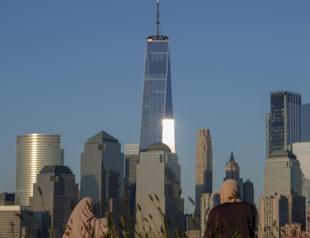 Meteor grazes skies above New York City