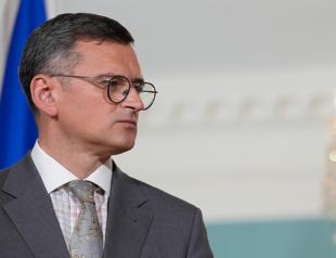 Chinas FM discusses peace plans with Ukraine counterpart