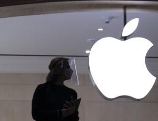 Apple reaches first union contract with store employees