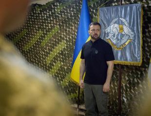 Zelensky visits eastern frontline Kharkiv region