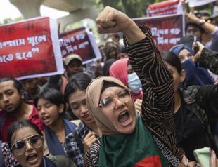 Bangladesh police release student leaders after unrest