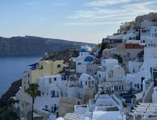 Turkish tourists boost Greek island economies