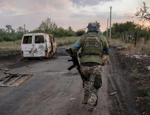 Thousands evacuated as Russia battles major Ukrainian border incursion