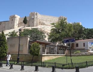 Restoration of quake-hit Gaziantep Castle nears completion