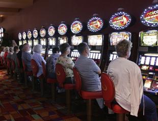 Australian government urged to ban gambling ads