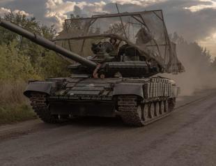 Russia battles to contain Ukraine push