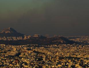 EU firefighters to join as Greece battles blaze