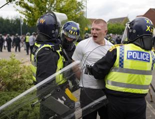 Measures taken to ease UK prisons overcrowding