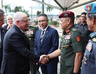 Defense minister visits Malaysia to strengthen cooperation
