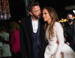 Jennifer Lopez files to divorce Ben Affleck